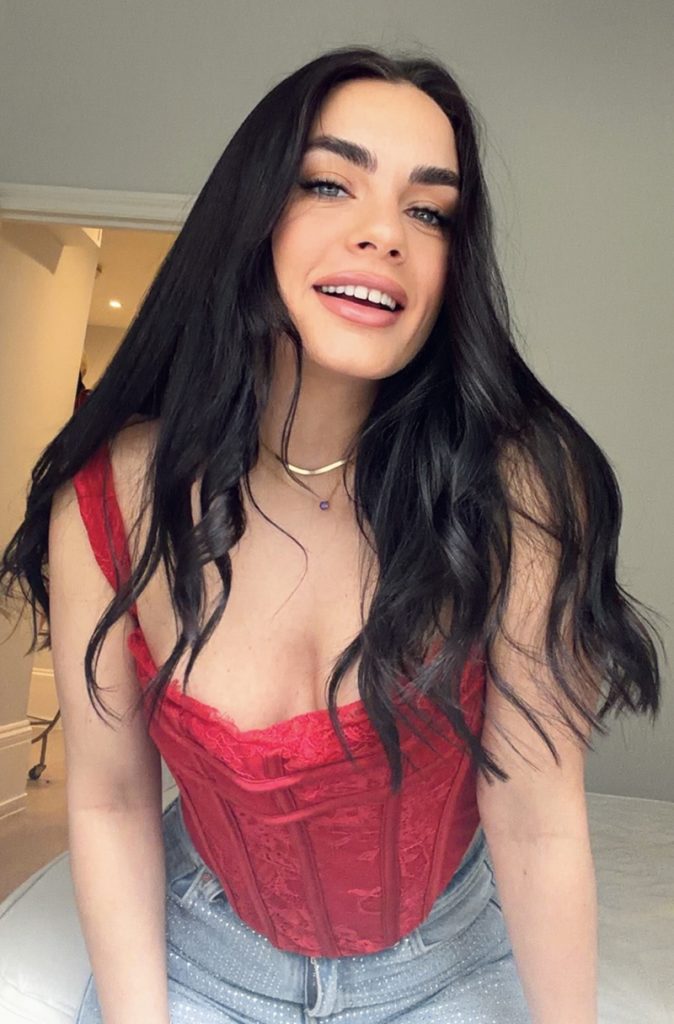 Alani, Notting Hill escort