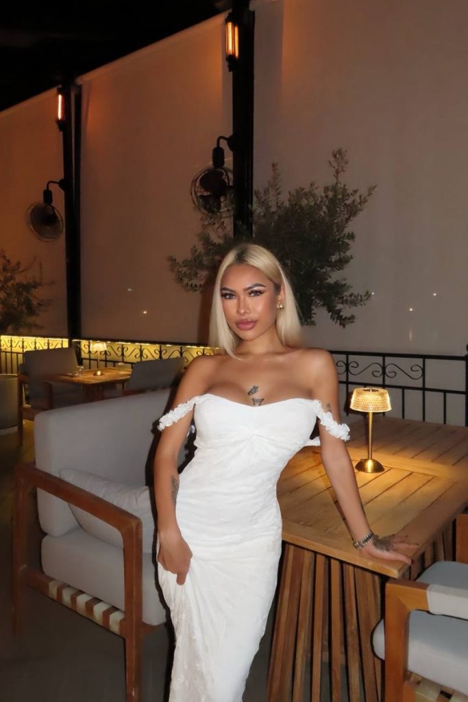 Divine,  escort