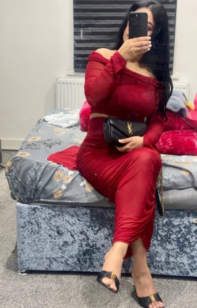 Priyanka, Paddington escort